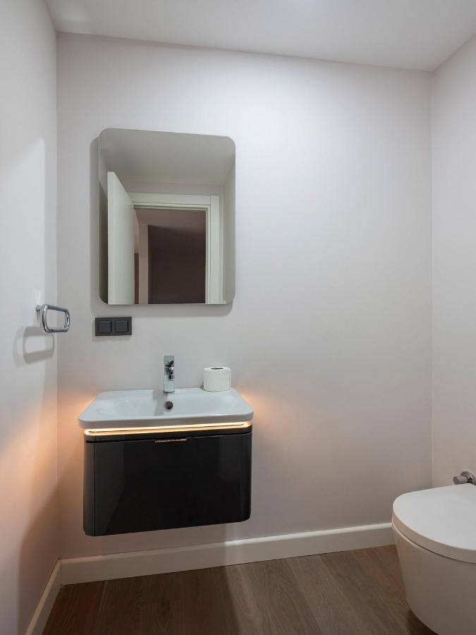 Cozy Modern Duplex 2bd15bath #65 *